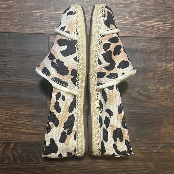 EUC  Schutz Leopard Espidrilles - Picture 4 of 7